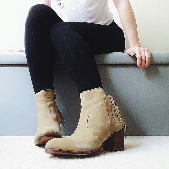 NWT Coconuts by Matisse camel suede fringe bootie - Picture 3 of 7